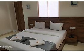 Fabhotel Omkar Pride